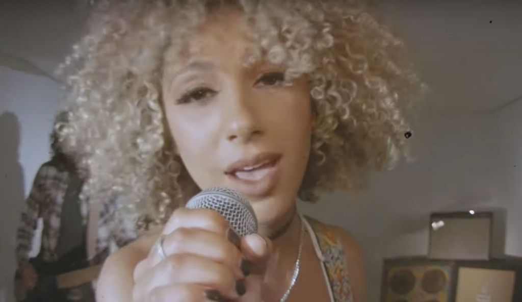 heylu - Addicted 2 U